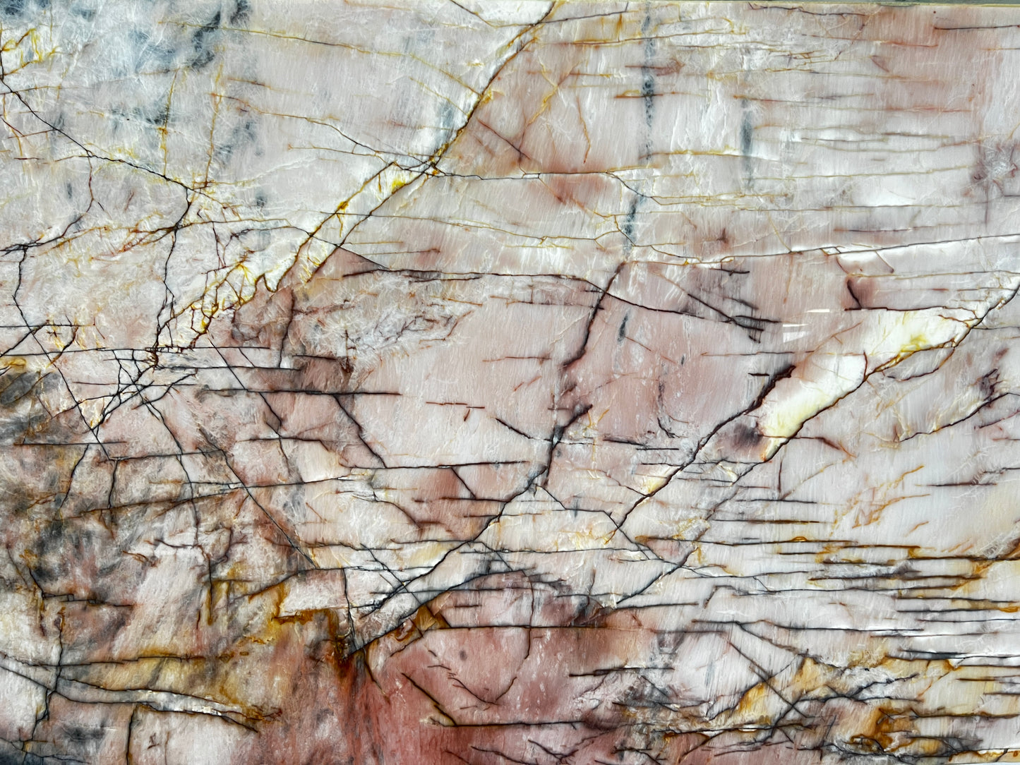 Cosmopolitan Quartzite